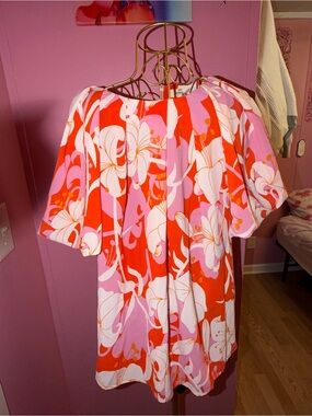 entro Floral Off-Shoulder Tunic in Pink & Red